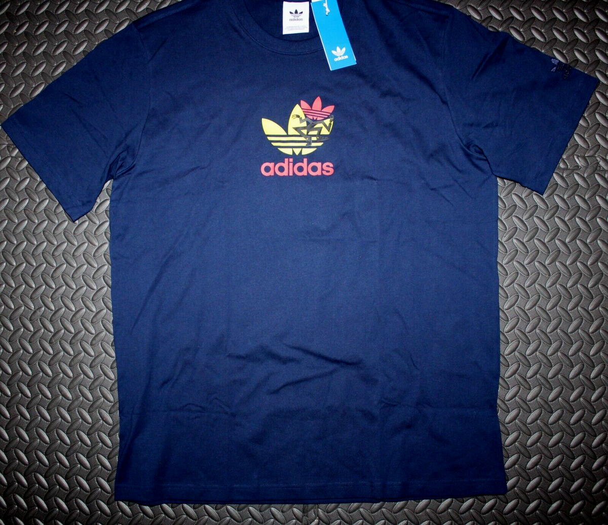 NEW MEN'S ADIDAS ORIGINALS TS TREFOIL TEE SHIRT ~SIZE LARGE