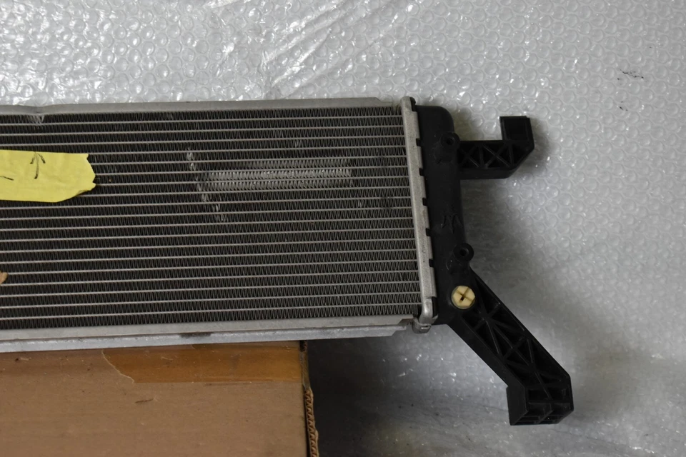 MASERATI GHIBLI CONJUNTO DE RADIADOR DE REFRIGERANTE DE AGUA OEM 16459985 Foto 4 de 4