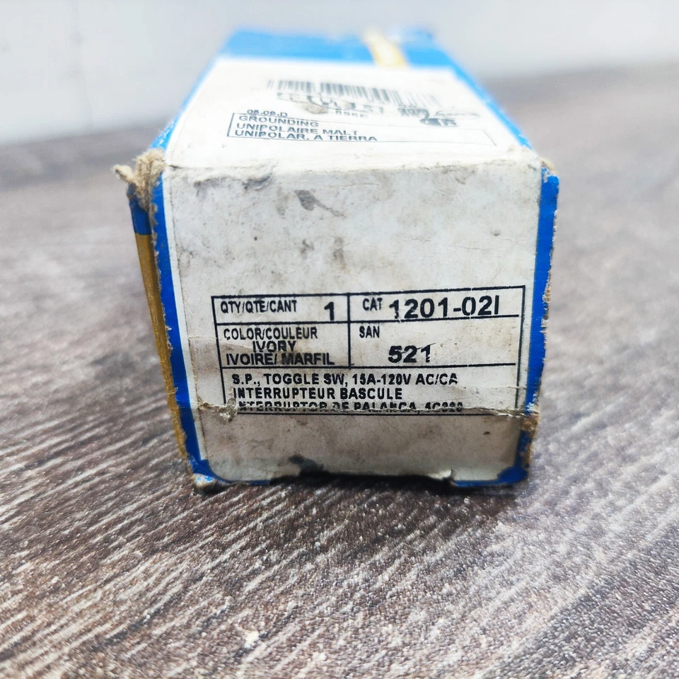 NEW OPEN BOX | LEVITON 1201-02I 15A SINGLE POLE TOGGLE SWITCH - Image 2 of 4