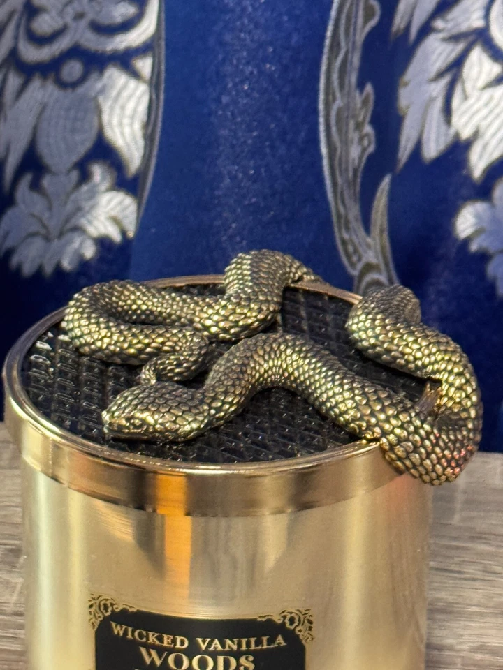 NUEVO Bath & Body Works Wicked Vanilla Woods 14,5 OZ tapa de serpiente vela 3 mechas Foto 3 de 4