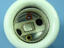 Leviton Porcelain Lampholder Bead Shade Ring Pipe Mount Light Socket 660W 10065