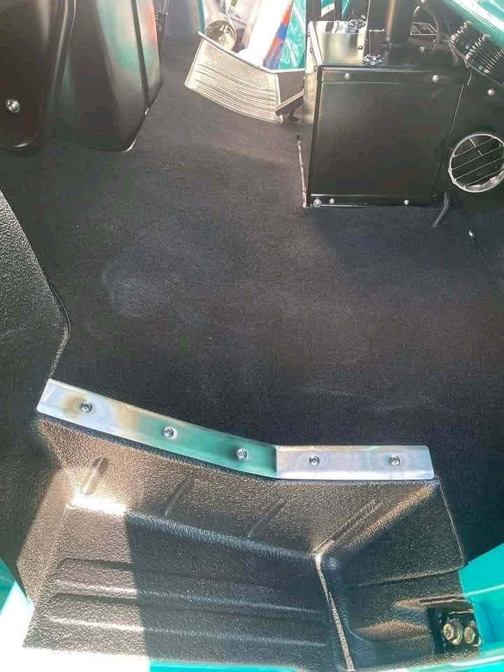 Alfombra delantera para furgonetas y camionetas Ford Econoline y Falcon 1961-1967 Foto 3 de 3