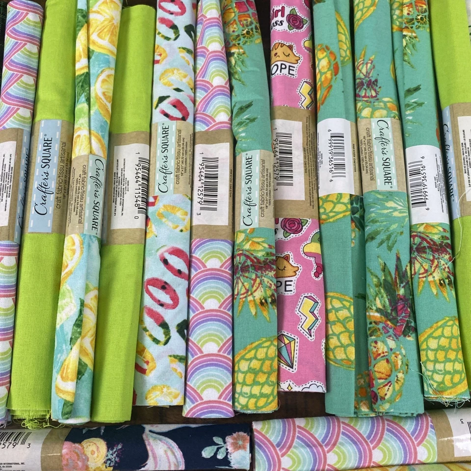 Crafters Square Craft Fabric Fat Quarters 18 X 21 100% Cotton Lot Of 30 - Image 4 of 4