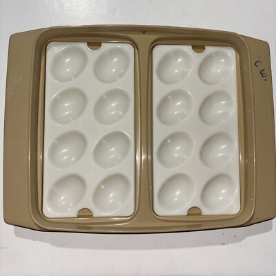 Tupperware Deviled Egg Keeper Carrier Container Beige Tan # 723-1 With Lid Vtg