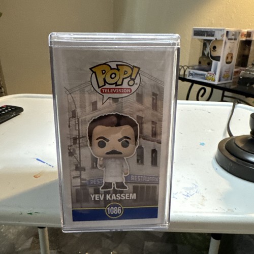Funko Pop! Vinyl: Autographed “Soup Nazi” Yev Kassem #1086 With Hard Case - Picture 5 of 7