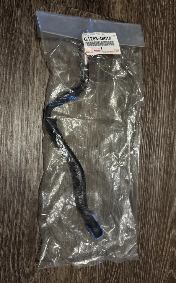 Tubo de salida Lexus RX450h G1253-48010 tubo refrigeración motor Foto 3 de 4