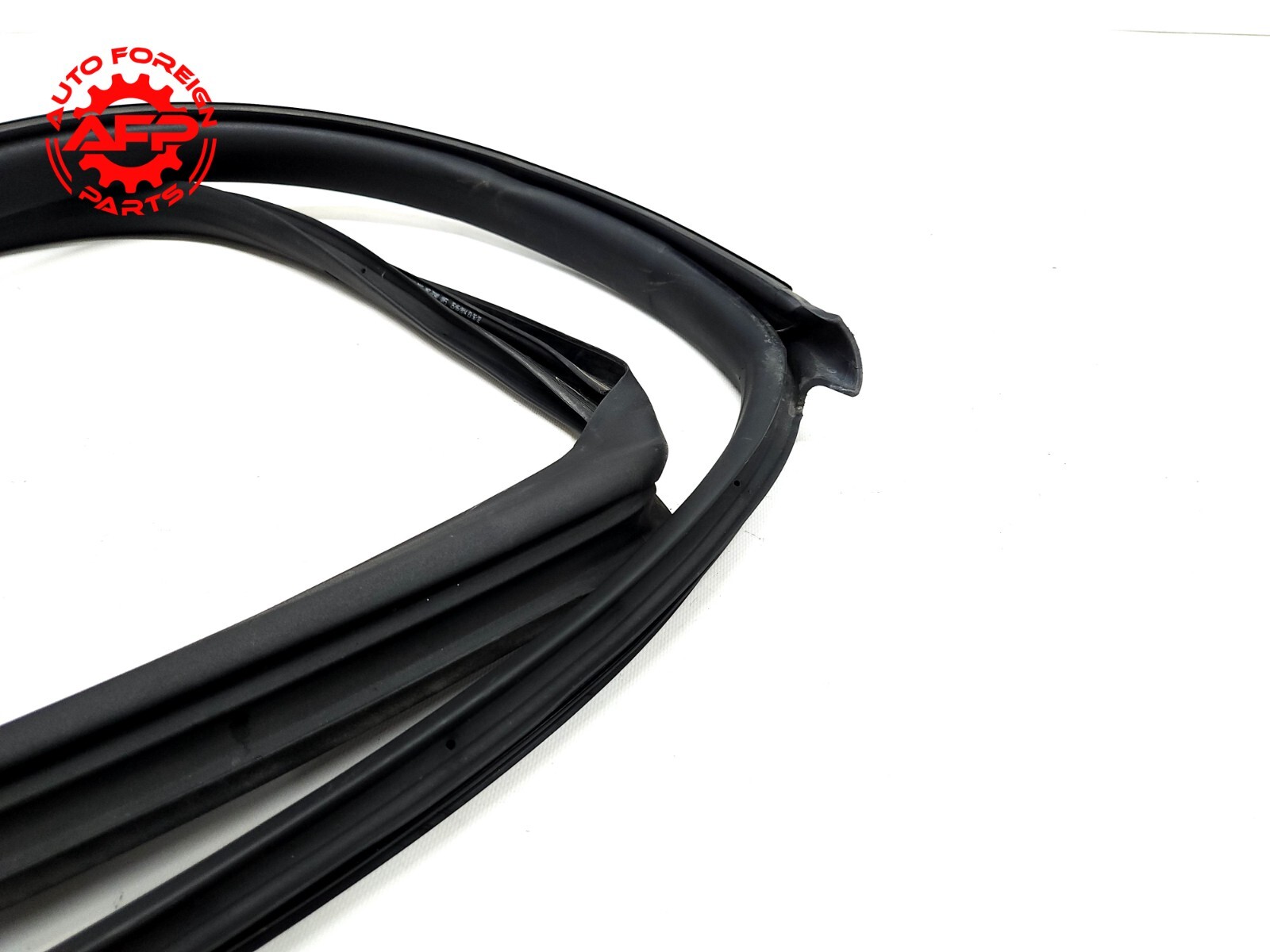 ⭐ 14-20 Maserati Ghibli Quatt Front Right Door Body Weatherstrip Gasket Seal Oem