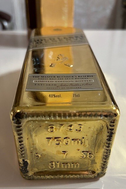 Johnnie Walker GOLD LABEL RESERVE BOTTLE with box limited