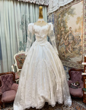 Elegant Off Shoulder Wedding Dresses Court Train Satin Long Sleeves Bridal Gowns