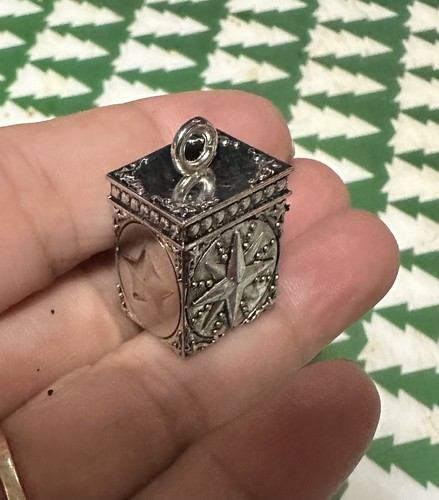 Prayer Wish Box Pendant With 3 Kings Inside - Picture 2 of 6