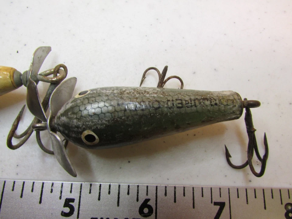 CREEK CHUB FLOATING INJURED MINNOW GLASS EYES & INJURED CISCO - Image 2 of 4