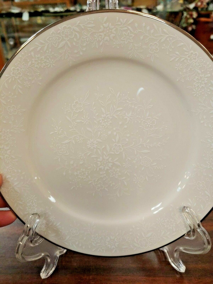 NORITAKE IVORY CHINA AFFECTION 8 1/4