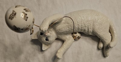 LENOX CAPTIVATION CAT KITTEN PLAYING w/BALLON-24 GOLD DETAIL-FINE PORCELAIN-MINT