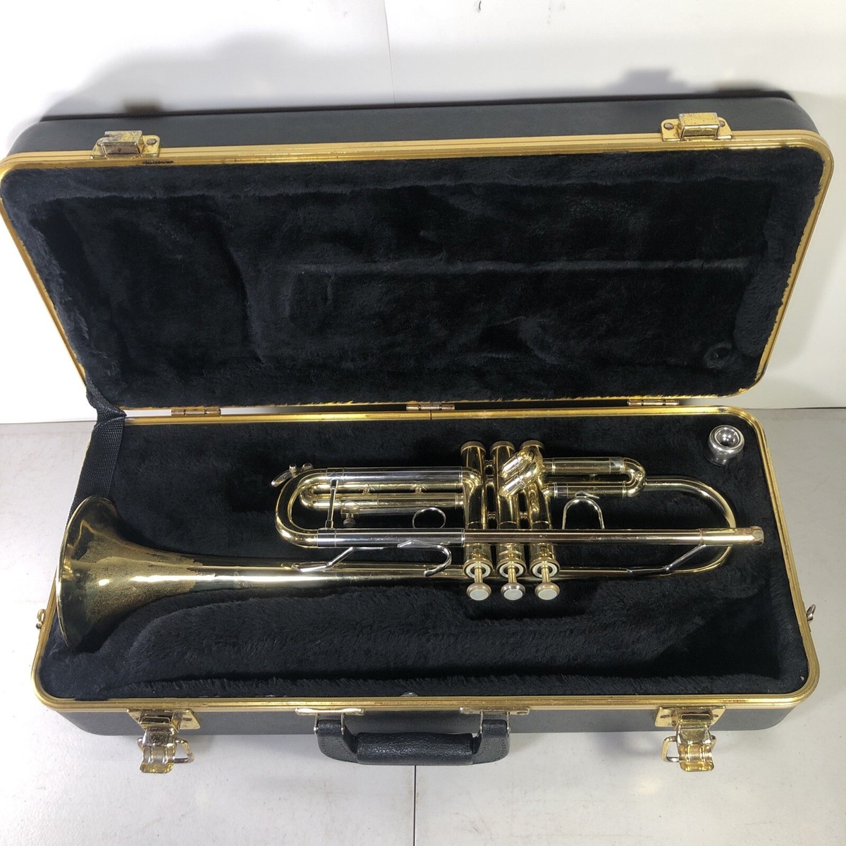 Vincent Bach Soloist Intermediate Trumpet W/Case & Mouthpiece | eBay