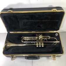 Vincent Bach Soloist Intermediate Trumpet W/Case  Mouthpiece
