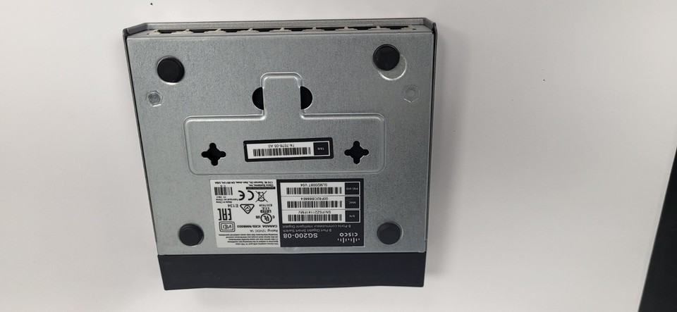 Switch Cisco SG200-08 8 Ports Gigabit Géré - Occasion (Modèle SLM2008T-V01)