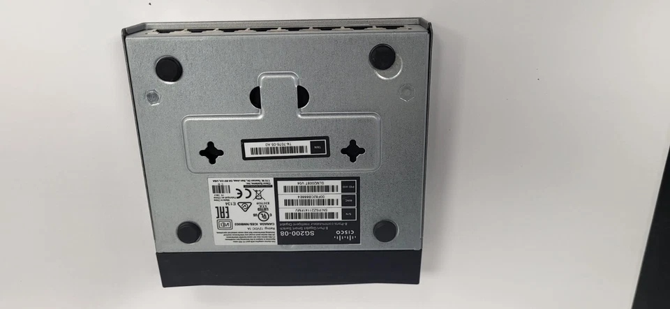 Conmutador inteligente Gigabit de 8 puertos para pequeñas empresas Cisco SG200-08 Foto 2 de 4