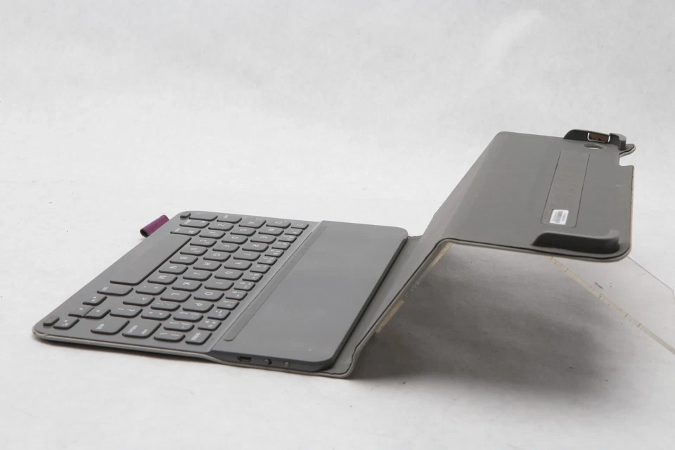 Logitech Y-R0044 Ultrathin Bluetooth Integrated Keyboard Folio  L43 - Image 3 of 4