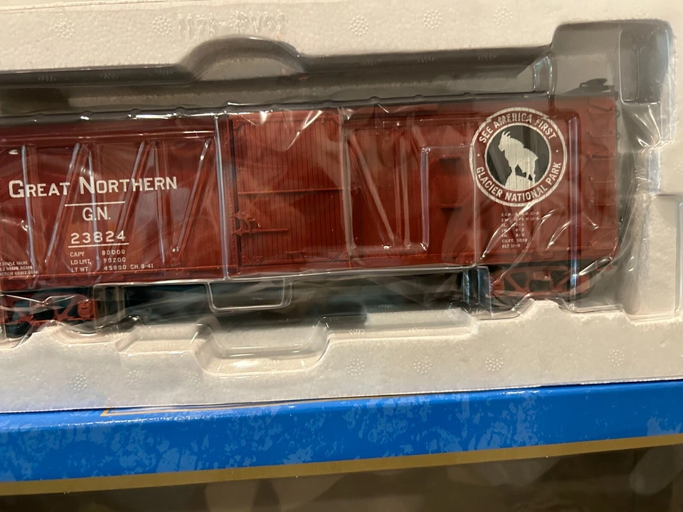 Atlas 8304-2 Great Northern Double-Sheathed wood boxcar ln - Image 3 of 4