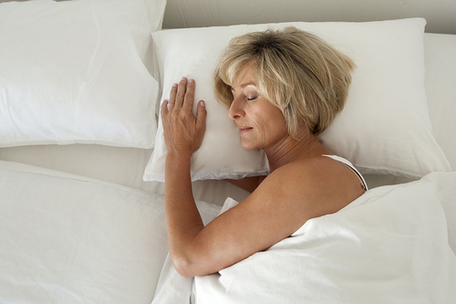 Hotel Quality Soft 100% Polycotton Anti Allergy White Medium Firm Support Pillow - Picture 6 of 7