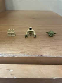 LEGO Star Wars Minifigure YODA 75017 DARK GREEN EUC C16-2 