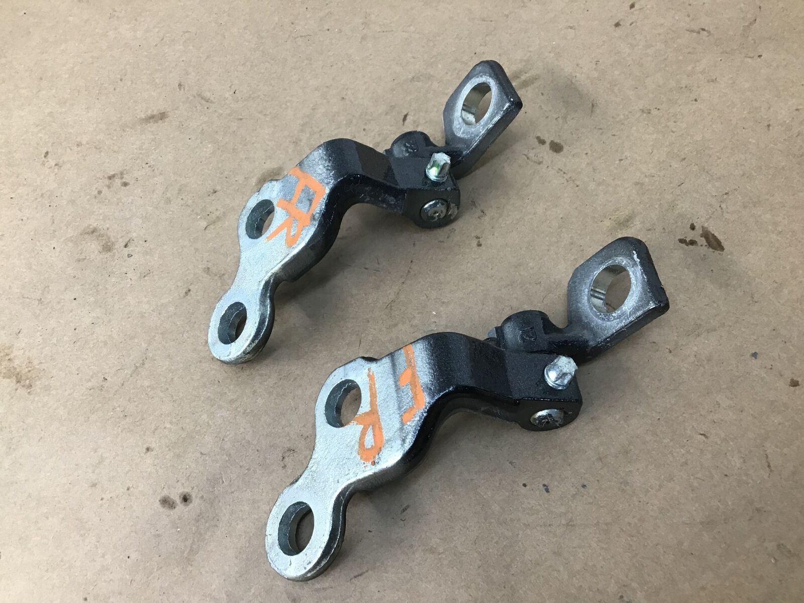 Aston Martin DB9 GT 2016 Right Passenger Door Hinges Set Pair 2 PCS 13-16 ;:Y