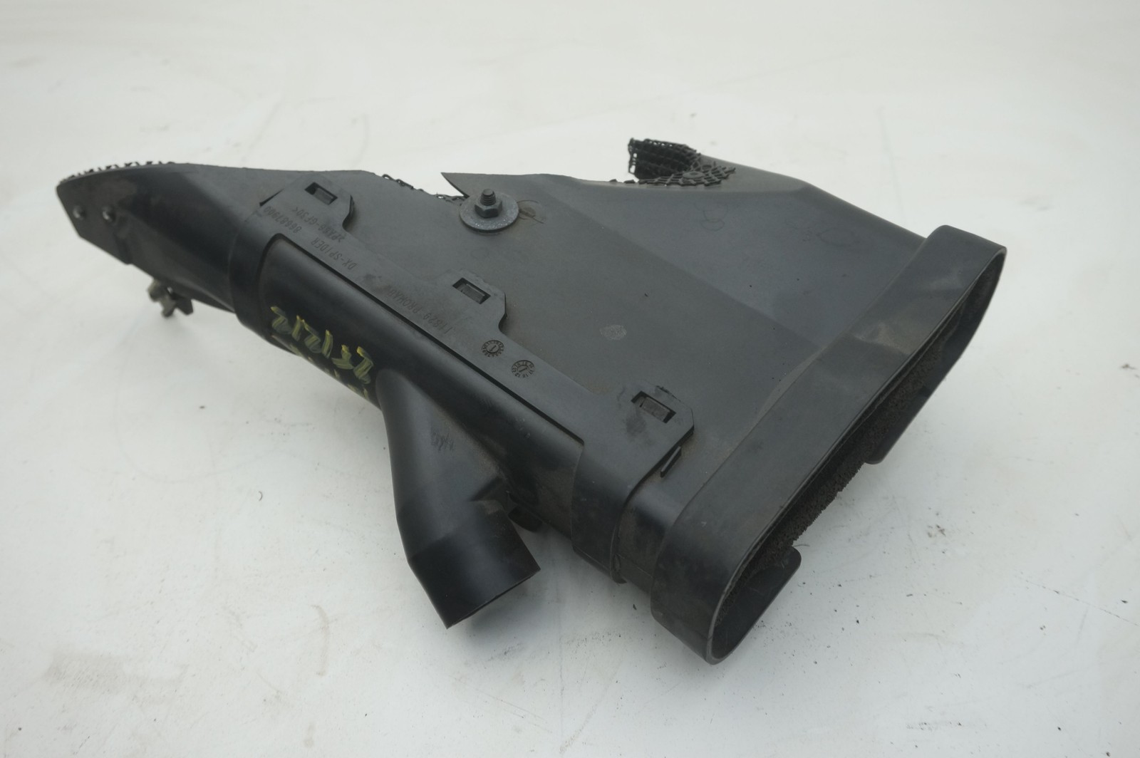 Rear Right Passenger Side Air Intake Duct OEM 86687900 Ferrari 488 Spider 2017