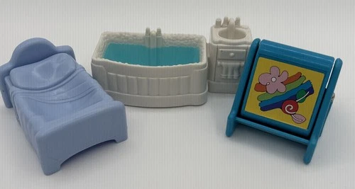 Vintage Fisher Price Little People Home Sweet Home Doll House Bed Easel Bath Tub