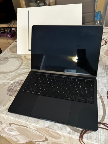 MacBook Air 13" con Chip M2 - Mezzanotte - Ottime Condizioni - Zdjęcie 4 z 4