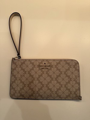 Kate Spade KG487 Spade Lucy Flower Jacquard Medium Zip Wristlet