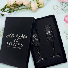 Mr and Mrs Personalized Champagne Flutes, Wedding Toasting Glasses, Mr and Mrs