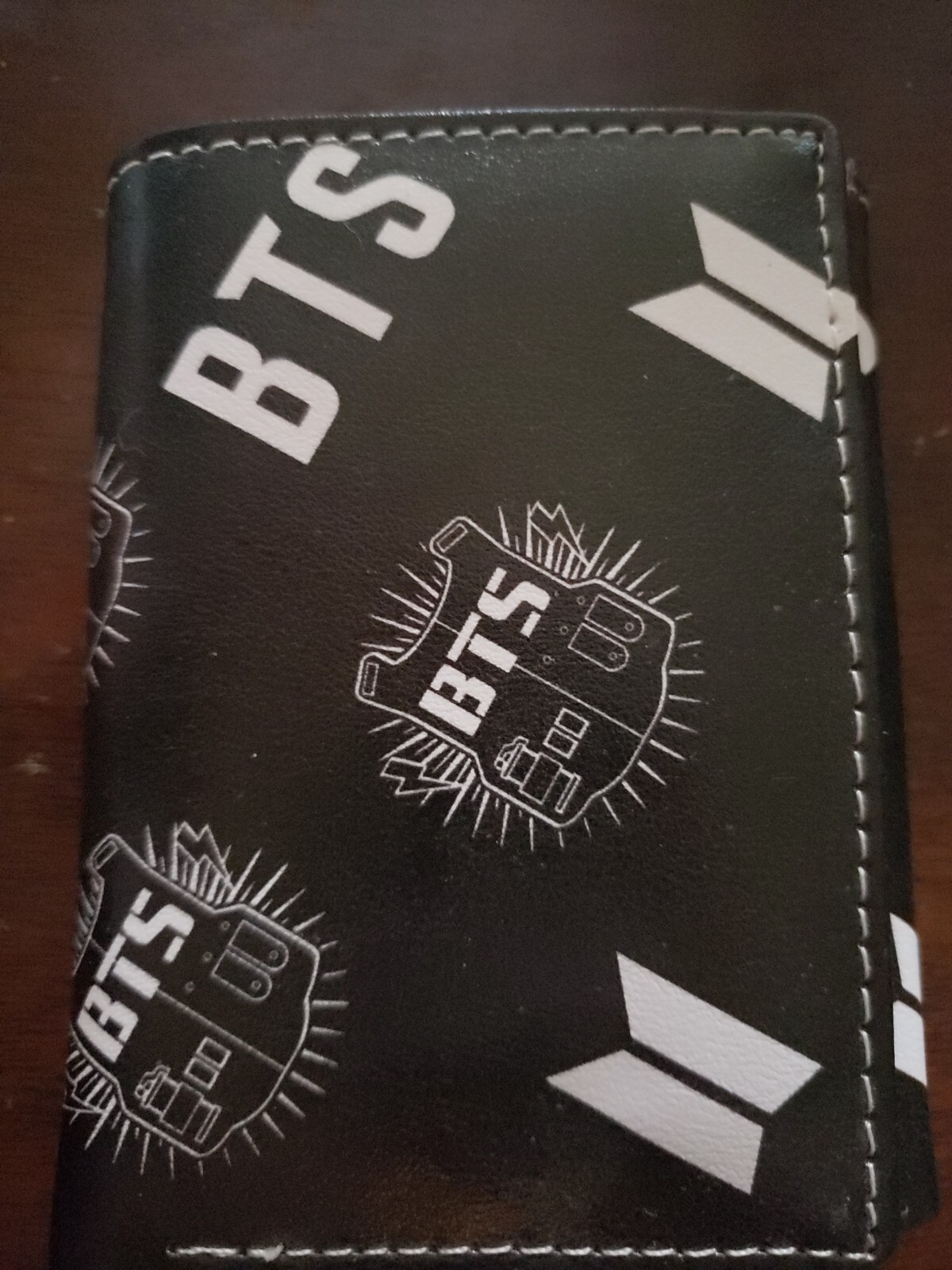 Slim Leather Wallet for Men RFID Blocking Minimalist Design-image