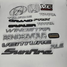 Car Emblem Logos Lot Of 15 Used - Toyota V6 Magnam Honda Silverado V6 Grand Prix