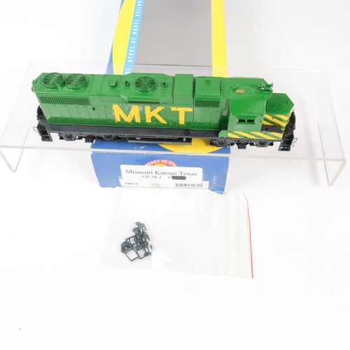 HO Scale Missouri Kansas Texas MKT No # GP38-2 Diesel Locomotive Project Parts - Picture 3 of 6