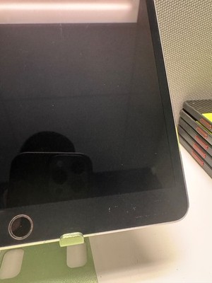 USED*** Apple iPad Pro 10.5-inch (2017) A1852 64 GB, Wi-Fi + 4G