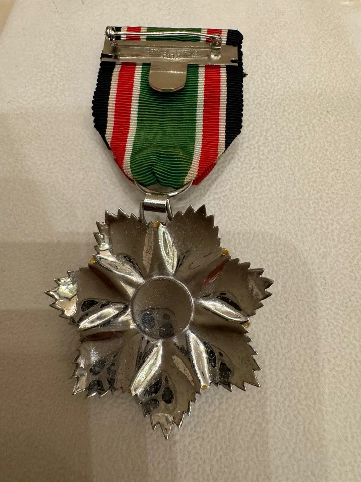 Reino de Jordania Orden del Mérito Militar medalla rey Hussein bin Talal 1976 Foto 2 de 4