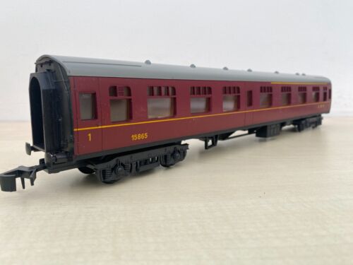 O gauge Lima LMS Mk 1, composite coach. 15865 (1 of 6). 2 or 3 rail Bxd.