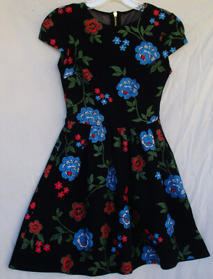 B. DARLIN FLORAL FIT AND FLARE DRESS SIZE 1/2
