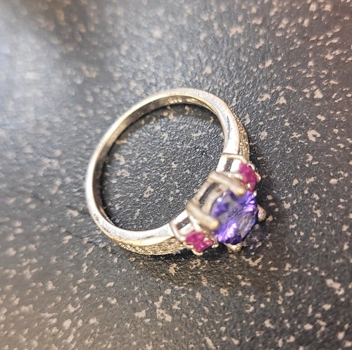 925 Sterling Silber Amethyst und Rubin 3 Steine Damen Ring Größe 8