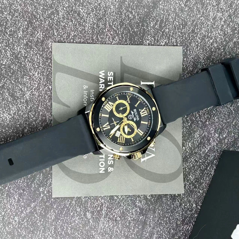 Reloj cronógrafo Bulova 98B278 Marine Star para hombre esfera dorada/negra correa de goma Foto 3 de 4