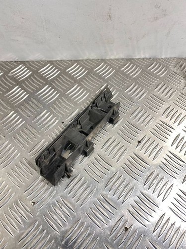 Volkswagen PASSAT B6 2006 Vorne links Halterung Stoßstange Stoßfänger vorne