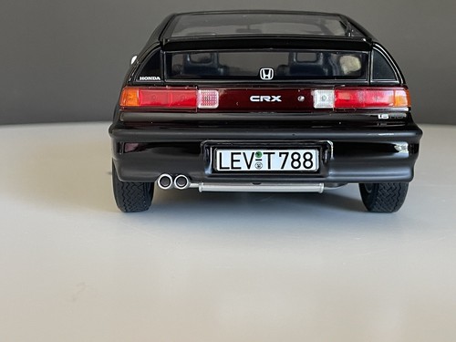 Honda CRX 1990 1:18 Norev 188010 by Raceface-Modelcars - Picture 5 of 7