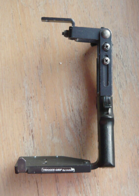Lindahl Trigger Grip Flash Bracket Med. Format #17.0910