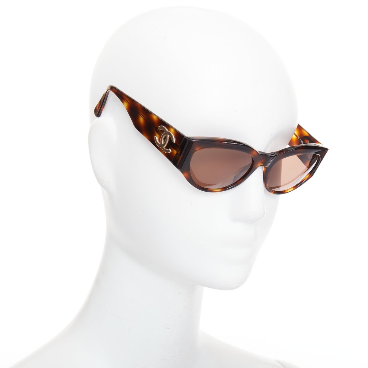 CHANEL Vintage 91235 brown tortoise resin gold CC logo cat eye