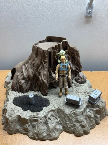 Star Wars Kenner 1980 Dagobah playset Complete With New Foam Luke Yoda Backpack