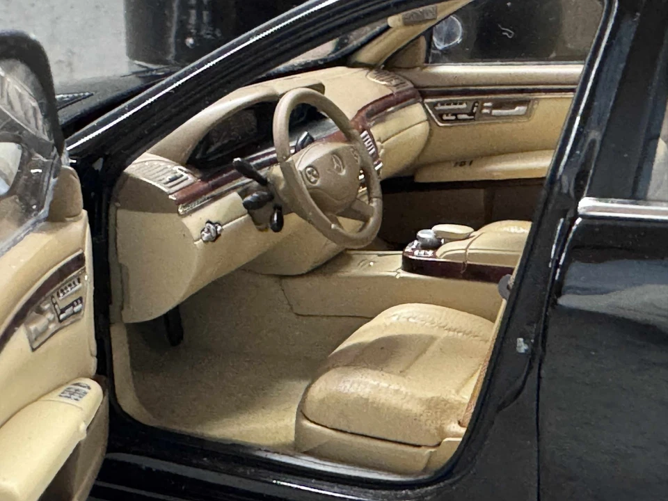 Tipo de coche 1:18 Mercedes Benz S63 AMG, negro - Imagen 3 de 4