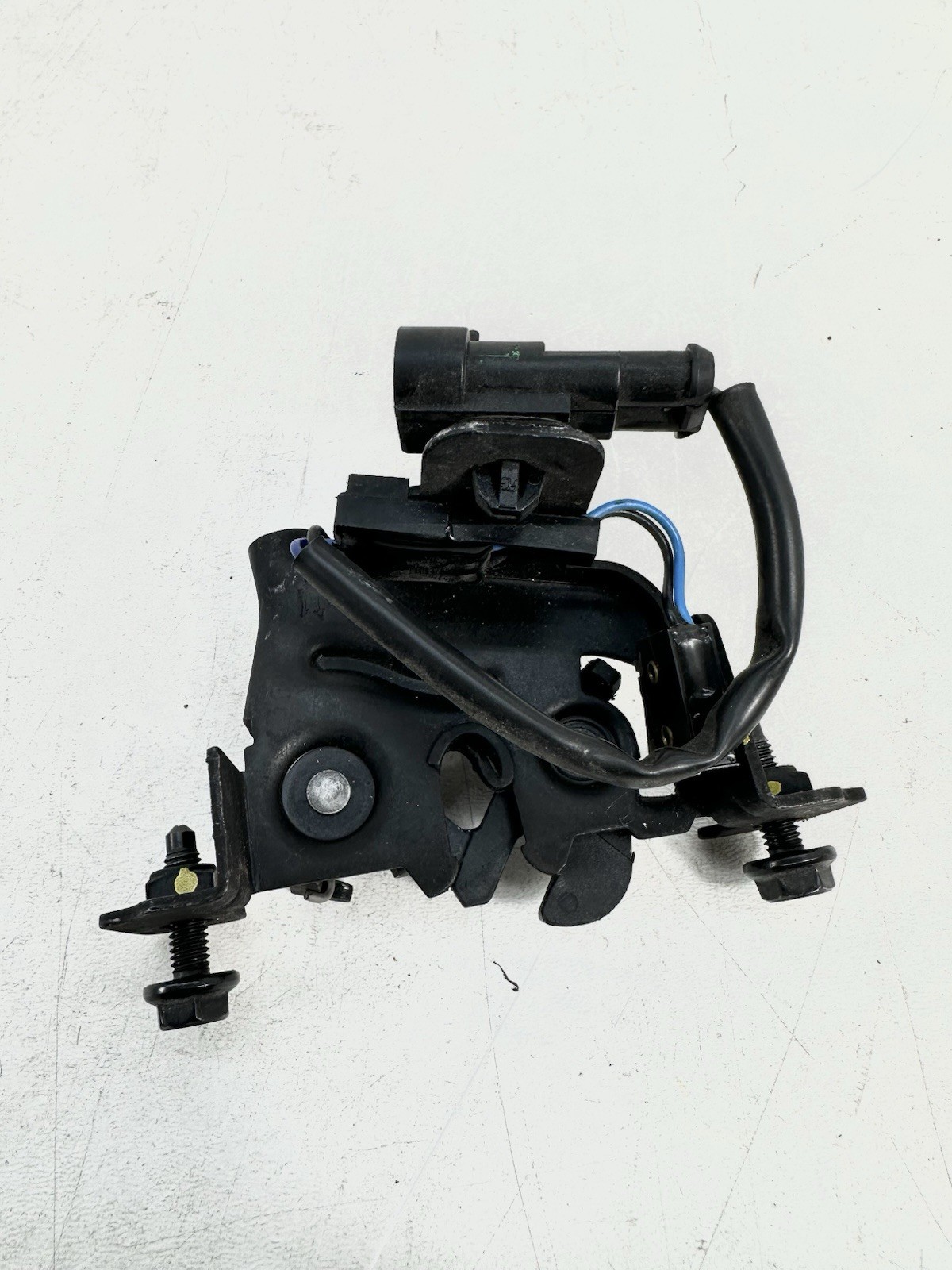 2014-2021 MASERATI GHIBLI FRONT HOOD BONNET RIGHT SIDE LOCK LATCH ACTUATOR OEM