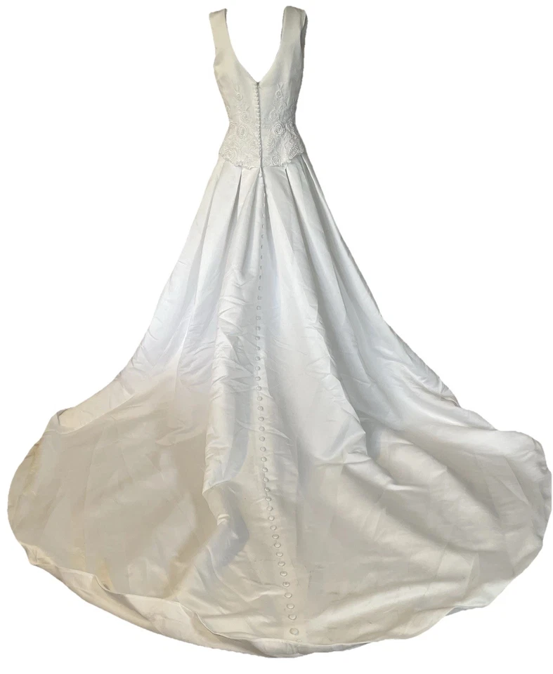 "Vestido de baile de boda bordado floral 14 botones plisados blancos 35"" tren princesa" Foto 4 de 4