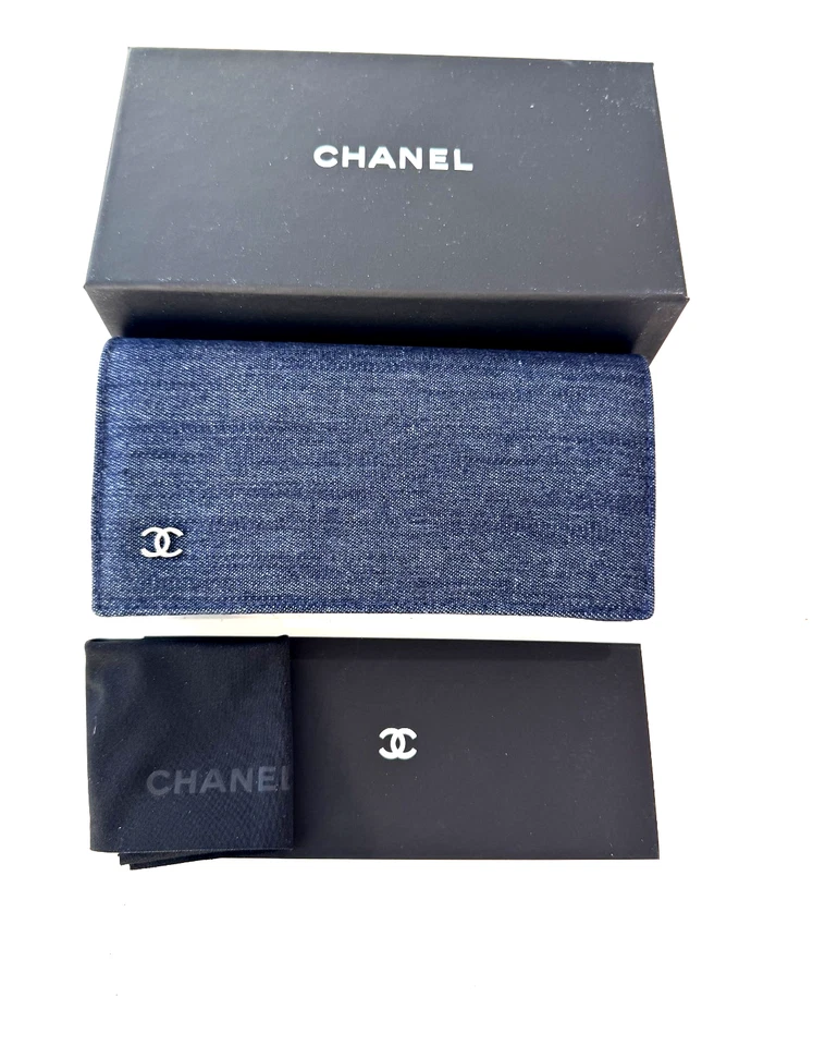 Chanel Gafas de sol Gafas Plegables Grandes Acolchado Conjunto Denim Estuche Caja de tela Foto 2 de 4