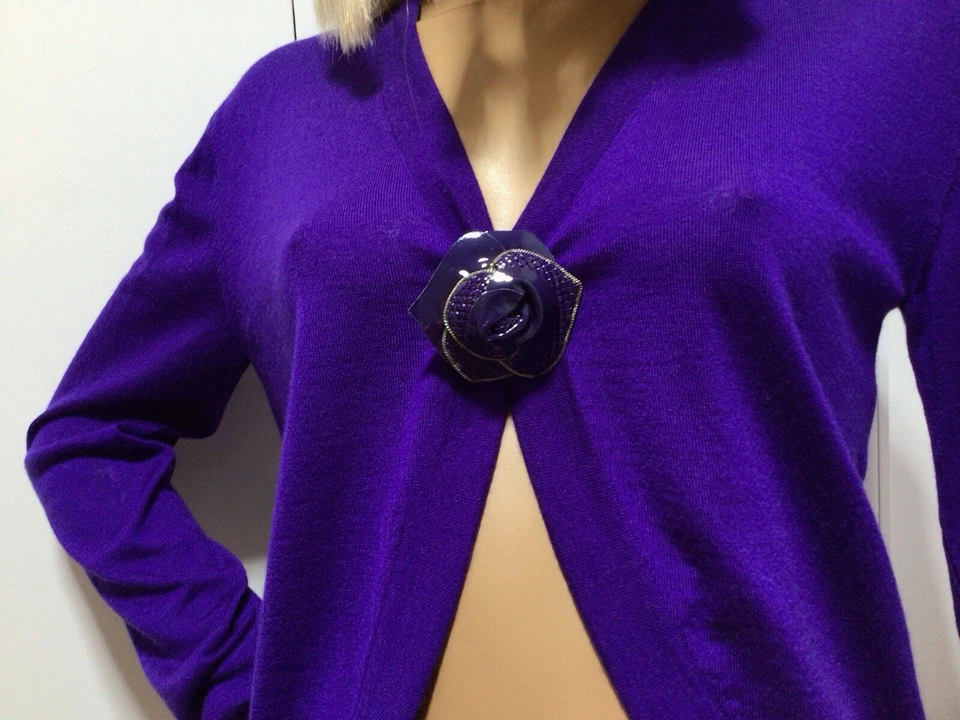 Suéter de cachemir Versace $1,350 / PIN VERSACE / (42-US 6) con etiqueta de precio Foto 3 de 4